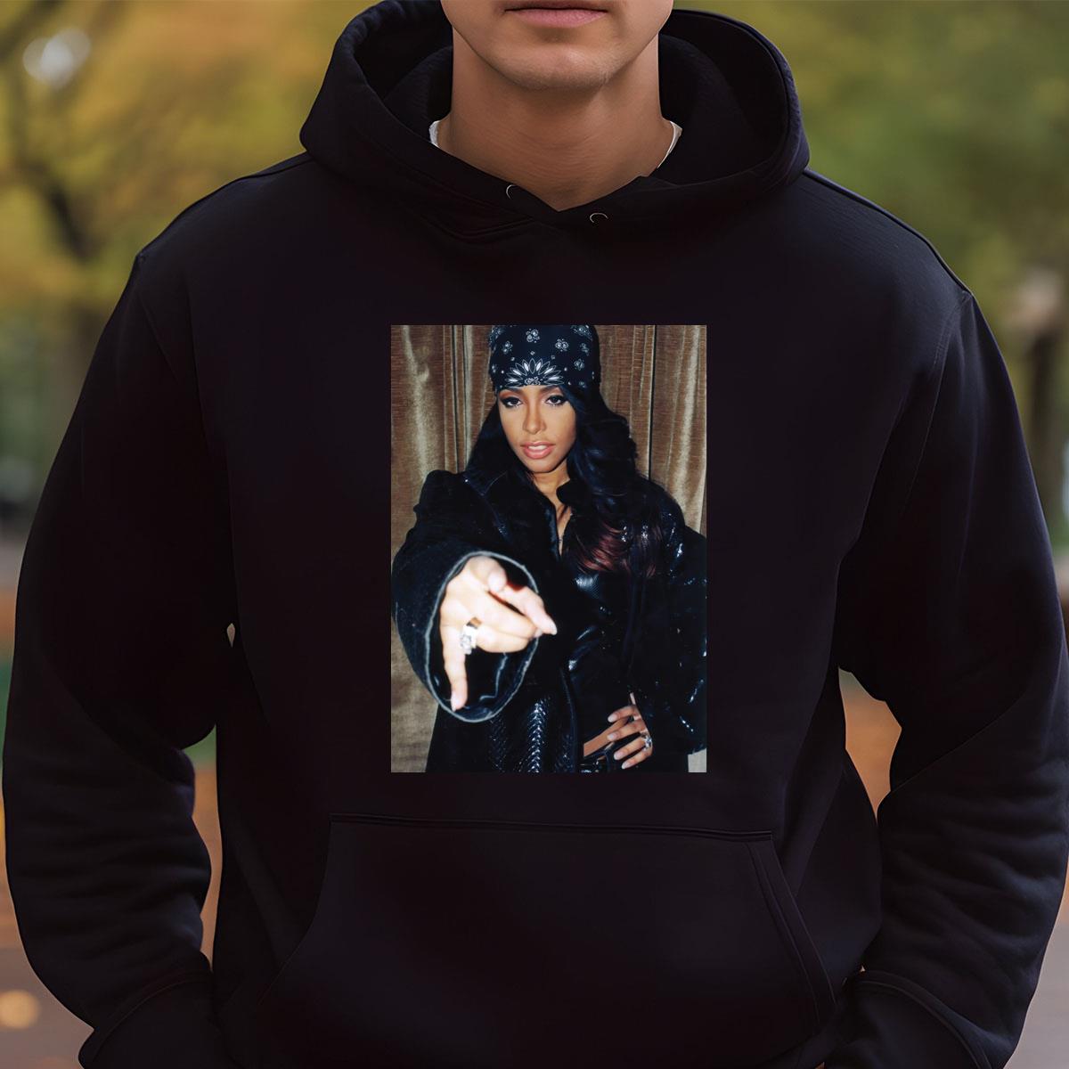 Aaliyah Vintage 90s R&B Singer Poster Style Black Unisex T-Shirt