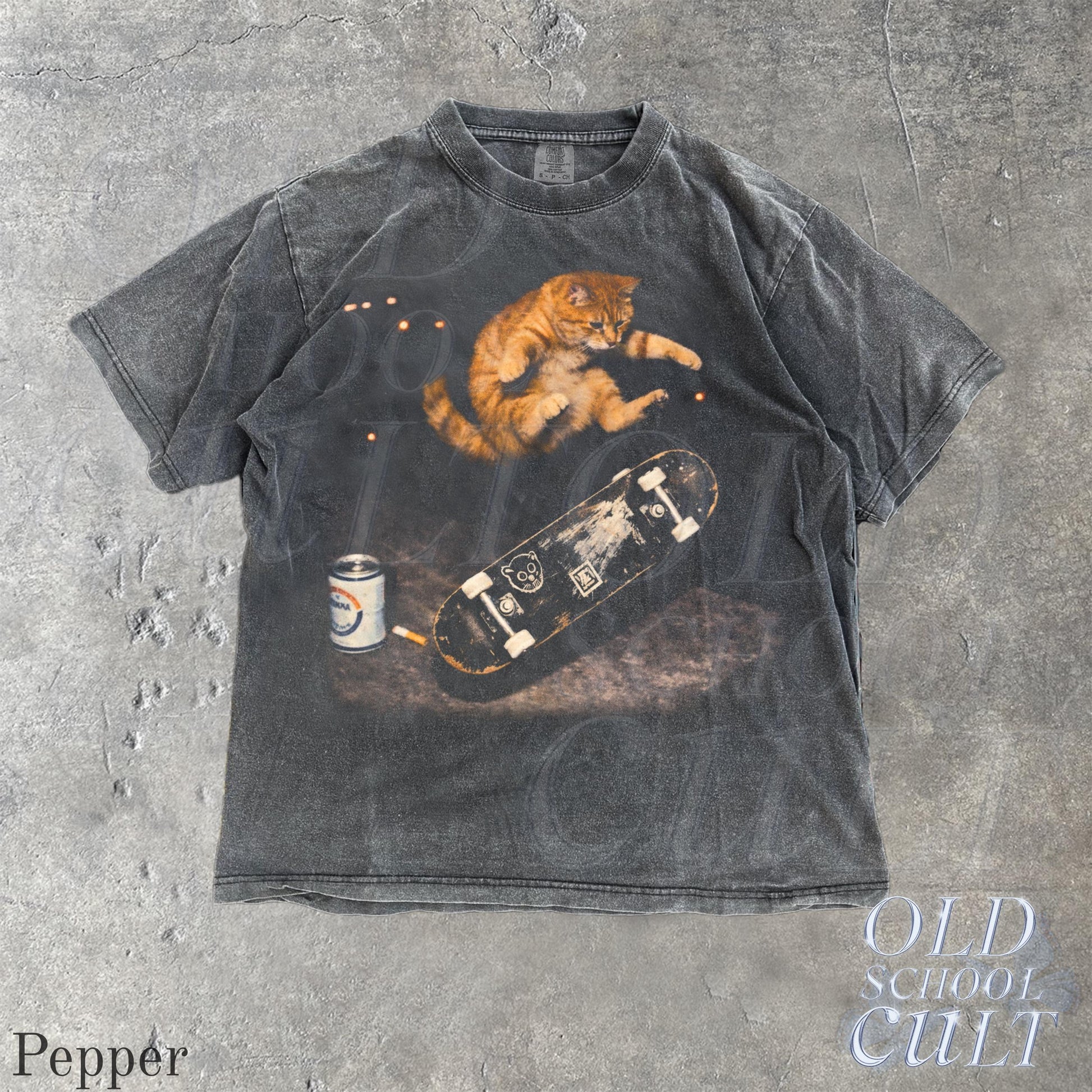 Skateboarding Cat Graphic T-Shirt – Vintage Retro Streetwear Tee