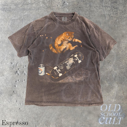 Skateboarding Cat Graphic T-Shirt – Vintage Retro Streetwear Tee