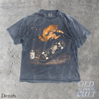 Skateboarding Cat Graphic T-Shirt – Vintage Retro Streetwear Tee