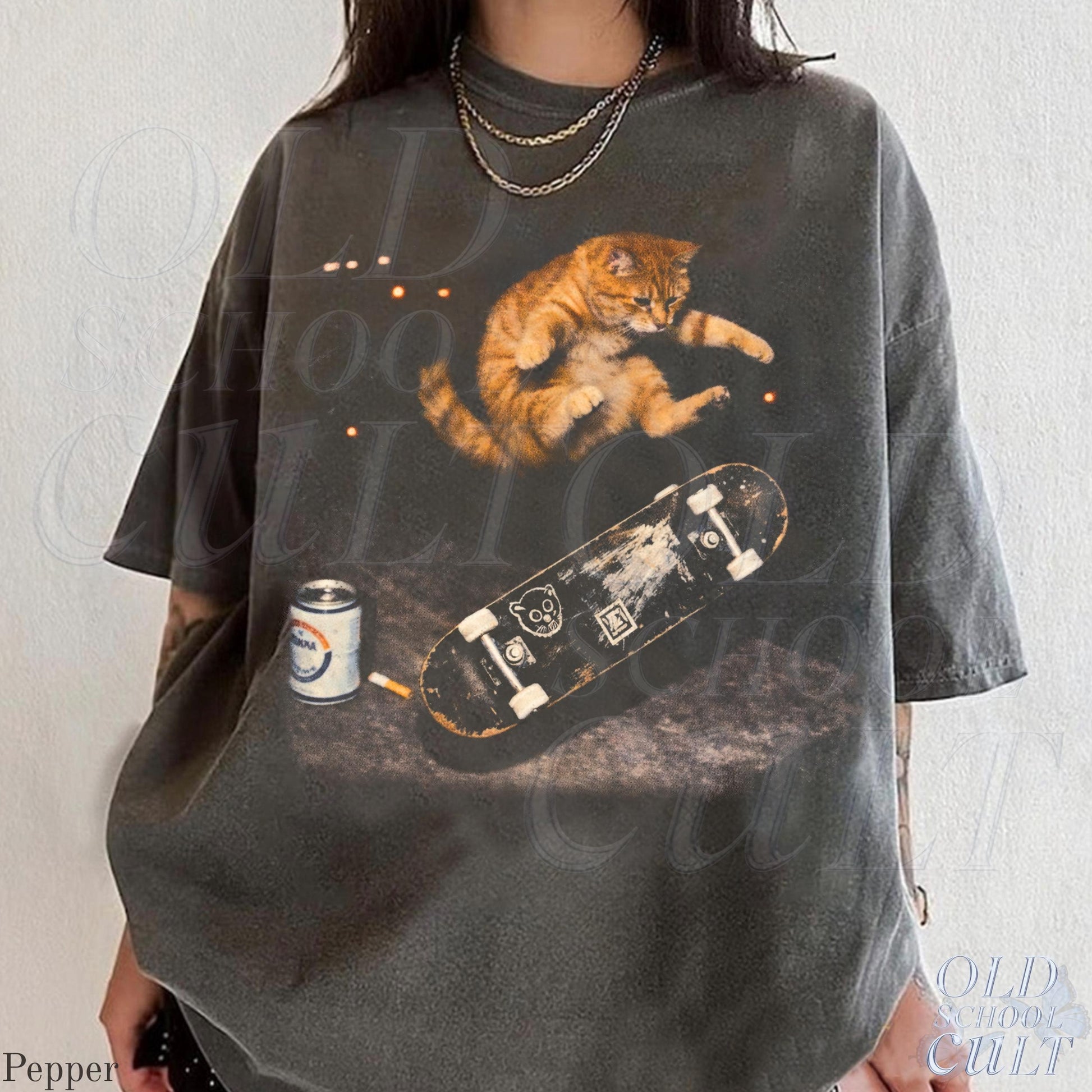 Skateboarding Cat Graphic T-Shirt – Vintage Retro Streetwear Tee