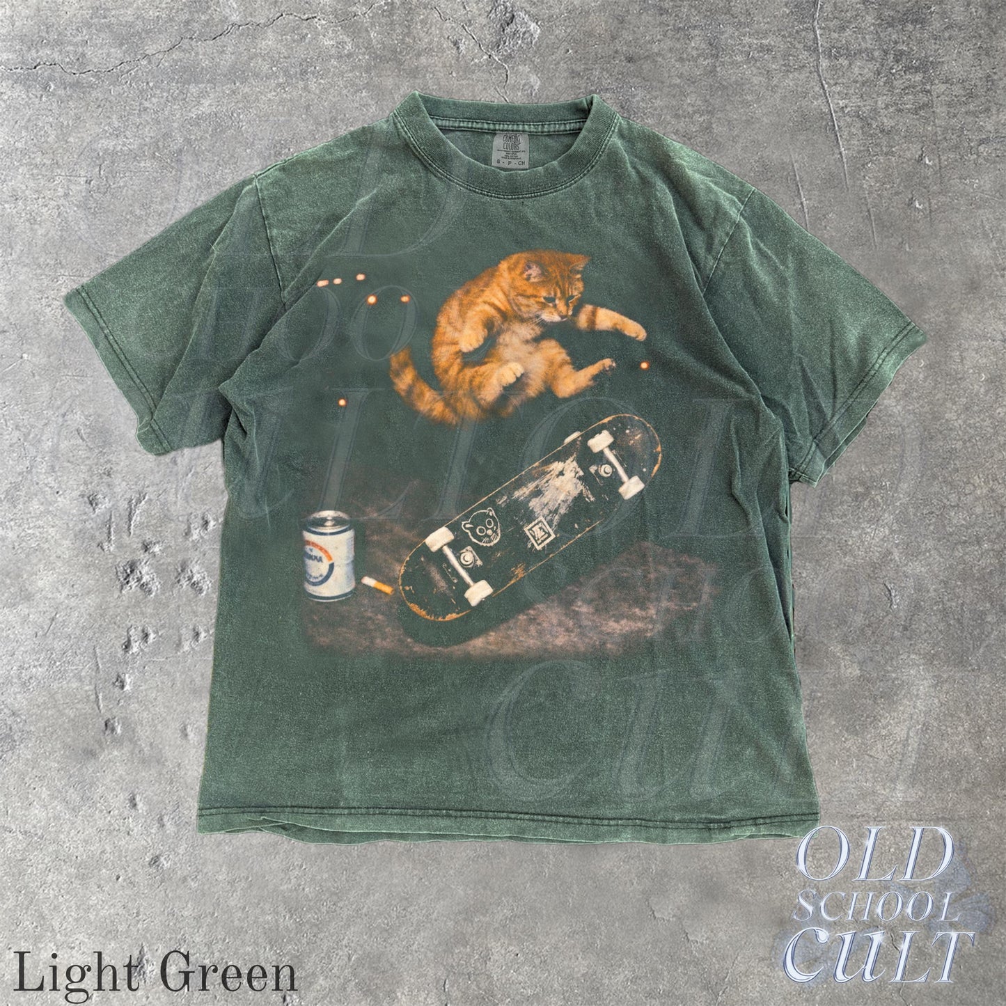 Skateboarding Cat Graphic T-Shirt – Vintage Retro Streetwear Tee