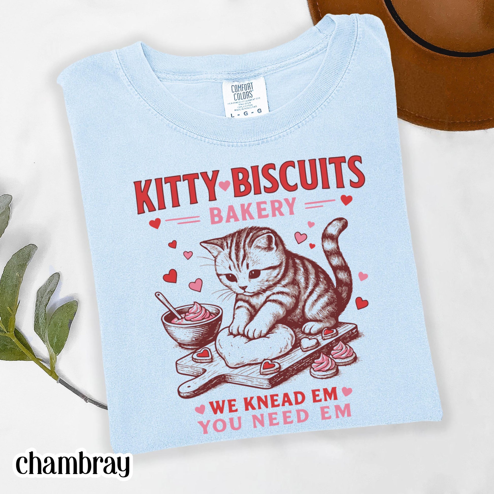 Valentine’s Day Baking Cat Graphic T-Shirt – Cute Kitty Biscuit Tee for Cat Lovers