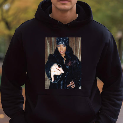 Aaliyah Vintage 90s R&B Singer Poster Style Black Unisex T-Shirt