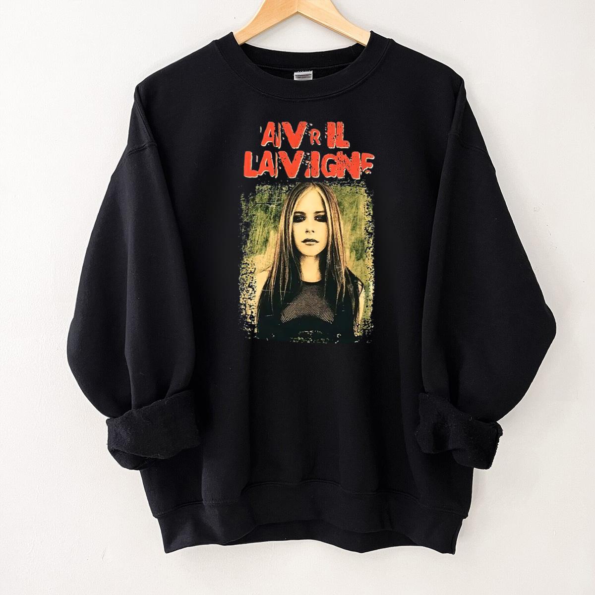 Avril Lavigne Vintage 2004 Bones Y2K Tour Official Fan Black Unisex T-Shirt