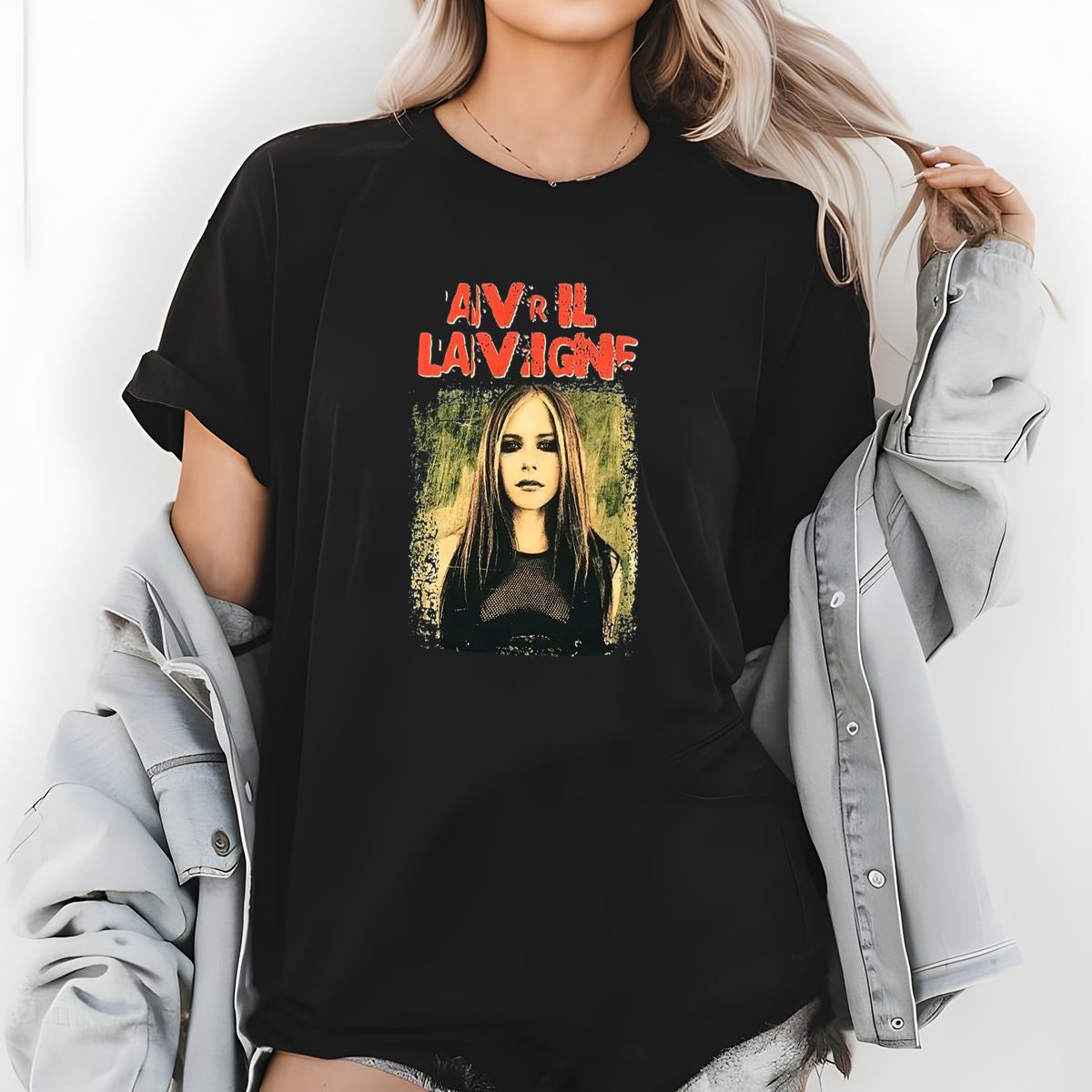 Avril Lavigne Vintage 2004 Bones Y2K Tour Official Fan Black Unisex T-Shirt