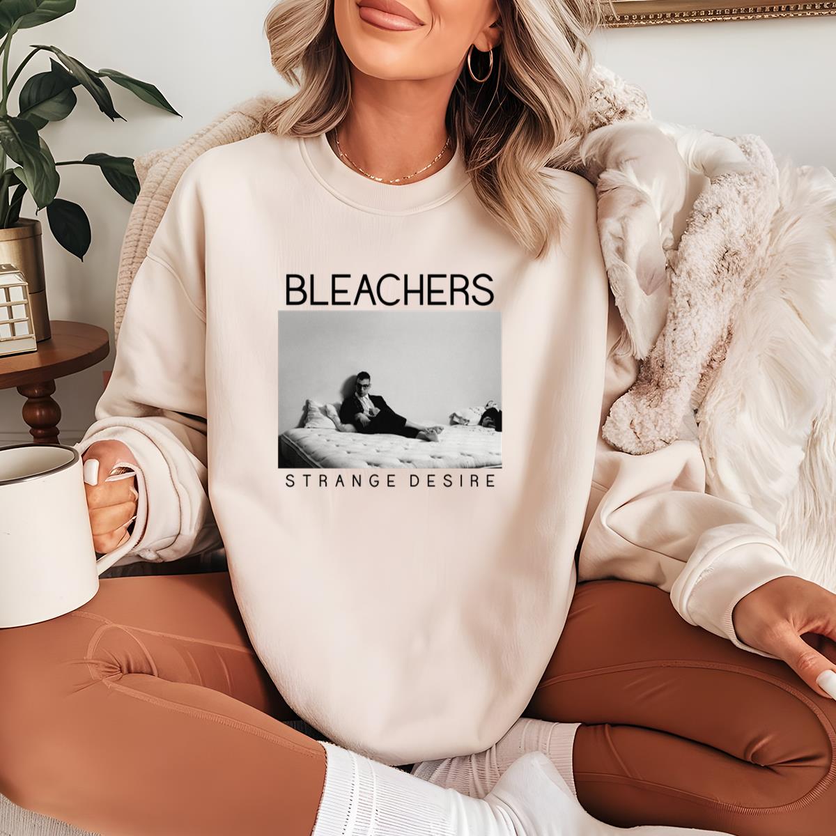 Bleachers Indie Pop Retro Wave Classic Official Fan Vintage 80s Design Unisex T-Shirt