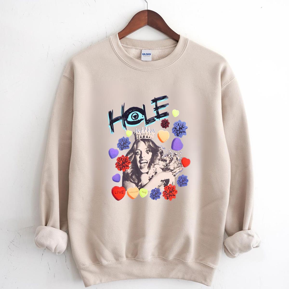 Hole Live Through This Vintage 90s Grunge Candy Hearts Boyfriend Fit Creme Unisex T-Shirt