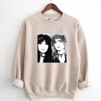 Vintage Graphic Heart Band Official Collector Retro Unisex T-Shirt