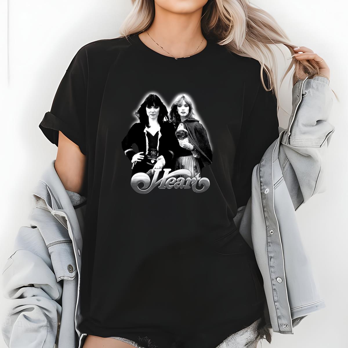 Vintage Styles Heart Band Official Fan Retro 70s Black Unisex T-Shirt