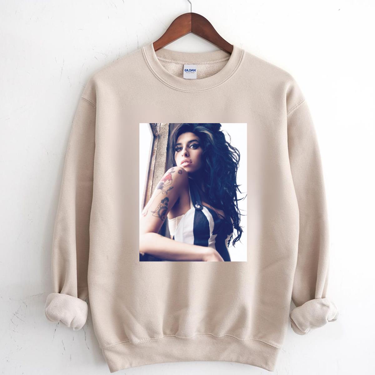 Winehouse Classic Retro 90s Music Fan Unisex T-Shirt